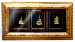กรอบรูปหลุยส์ผ้าไหมลายไทยลายองค์พระพุทธรูปเหมาะสำหรับเป็นของที่ระลึก ของชำร่วย และเป็นของใช้สำหรับตกแต่งบ้าน
